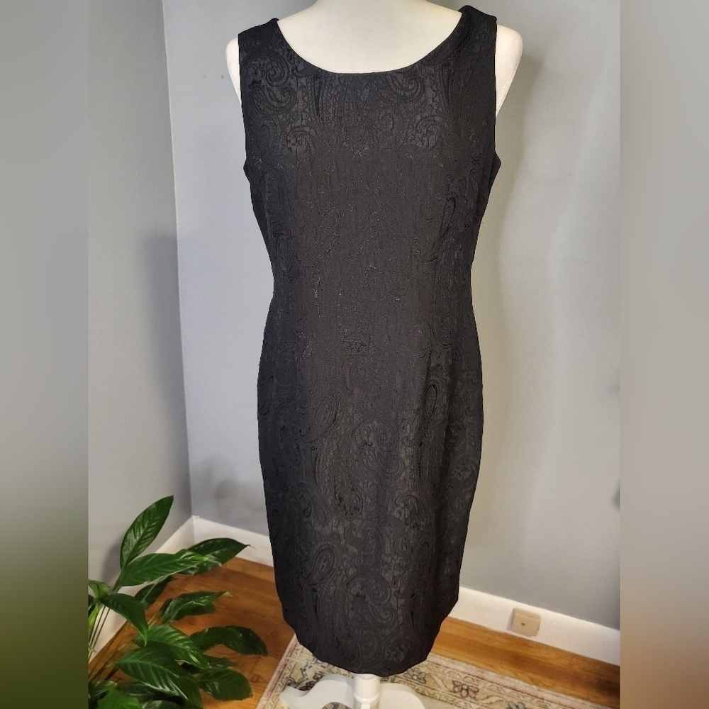 Kasper Black Paisley Textured Back Zipper Lined Sheath Cocktail  Dress - Size 8P